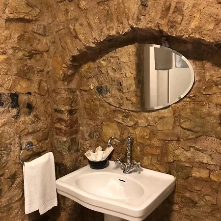 Marcella Inn *